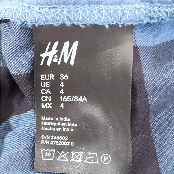 🎉 3/$20 H&M Checked Top - Picture 5 of 6